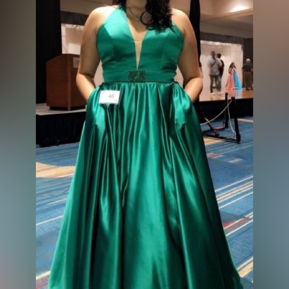 Sherri Hill emerald green dress, size women’s 16.